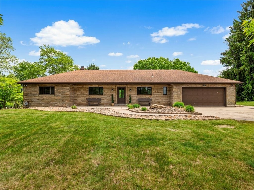 Property Photo: 330 Center Grange Rd PA 15061