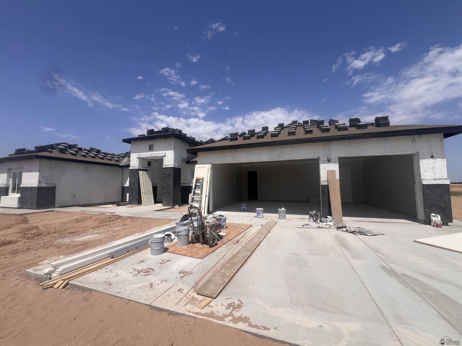 Property Photo: 14538 S Ave 4 1/2 E AZ 85365