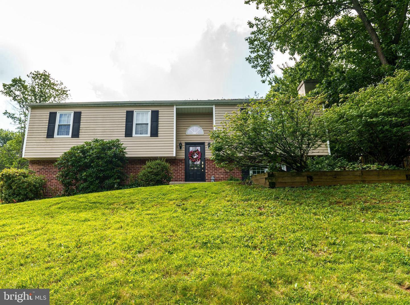 Property Photo: 271 Beacon Drive PA 19460