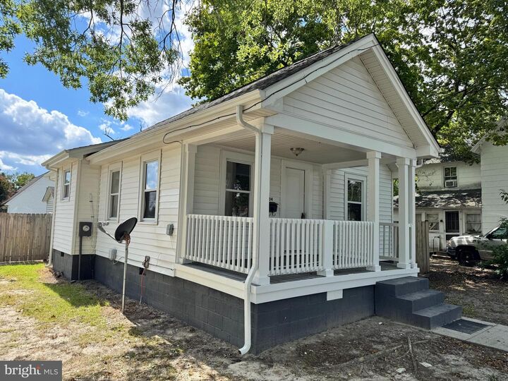 Property Photo:  304 E Lincoln Avenue  MD 21804 