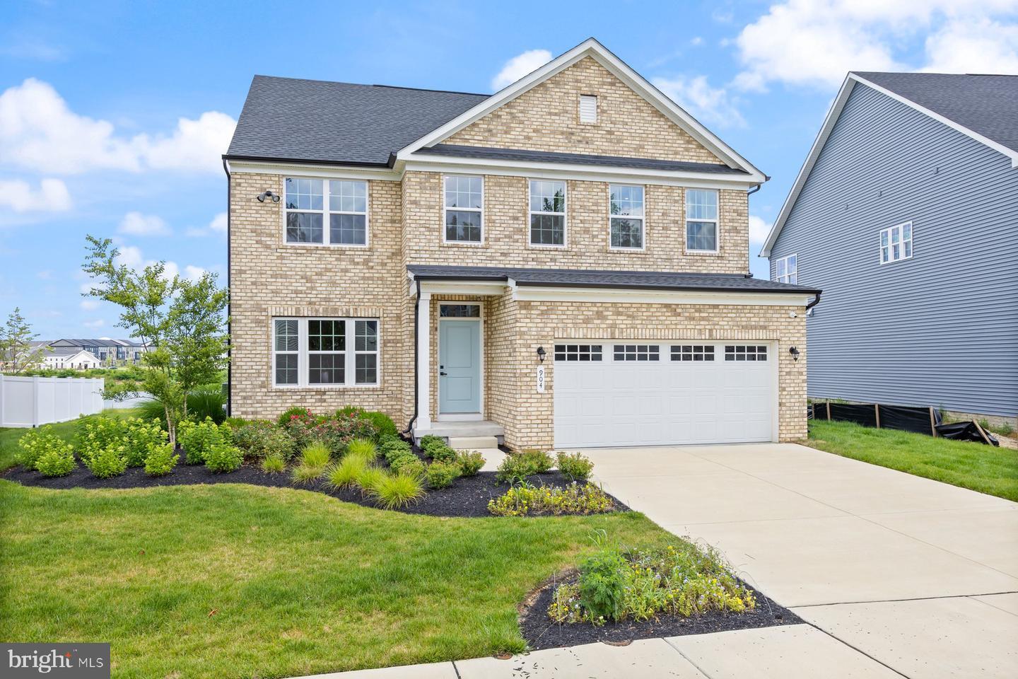 Property Photo: 904 Midbrook Ln MD 20716