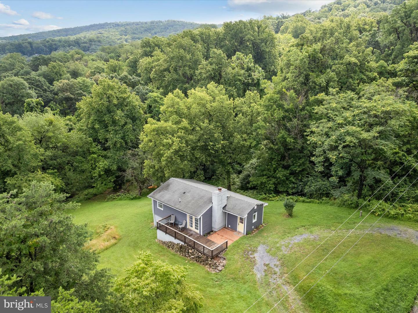 Property Photo: 19 Sleepy Hollow Road VA 22642