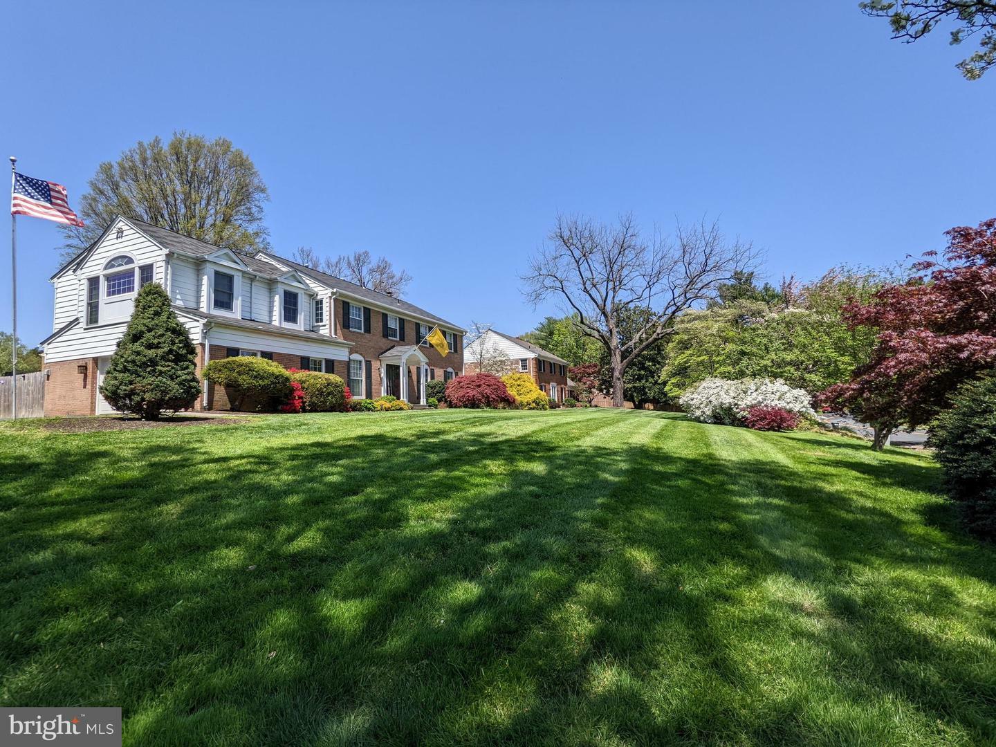 Property Photo: 1006 Kimberwicke Road VA 22102