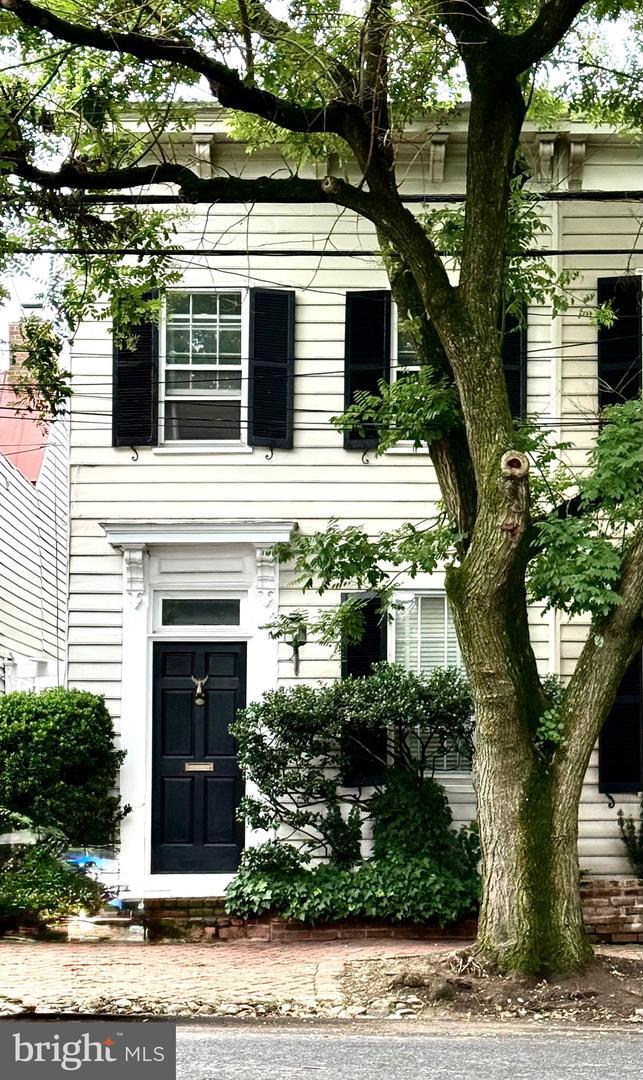 Property Photo: 210 Gibbon Street VA 22314
