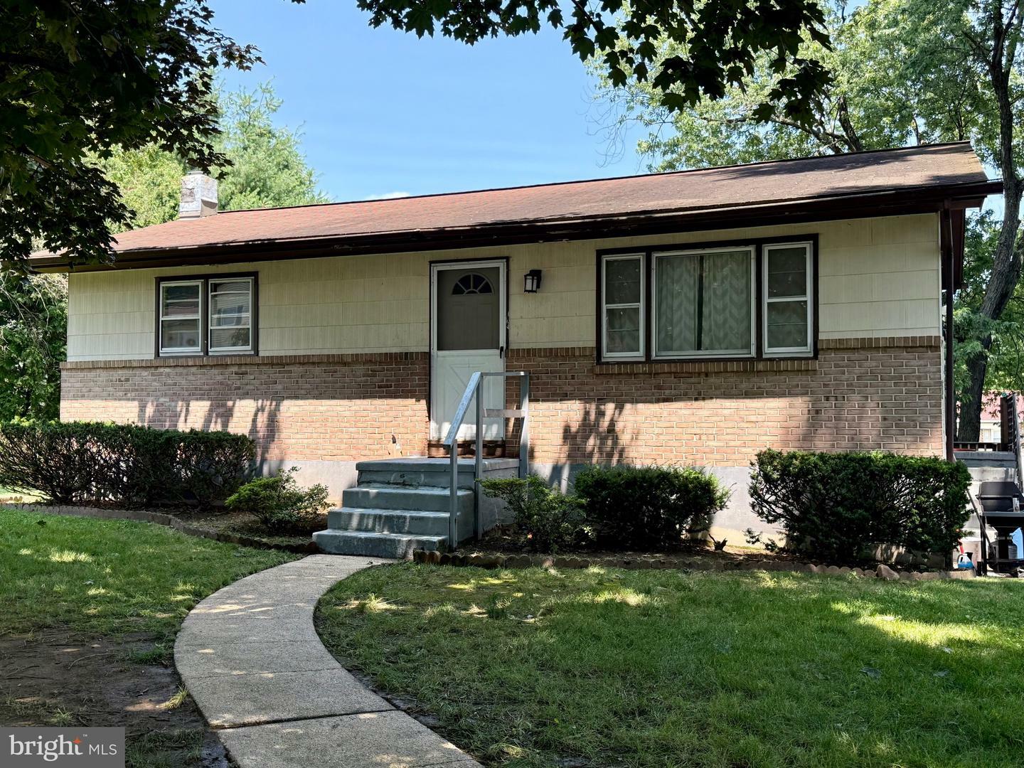 Property Photo: 3821 Willow Grove PA 19605