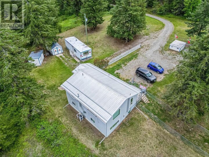Property Photo: 2801 Duck Range Road BC V0E 2P0