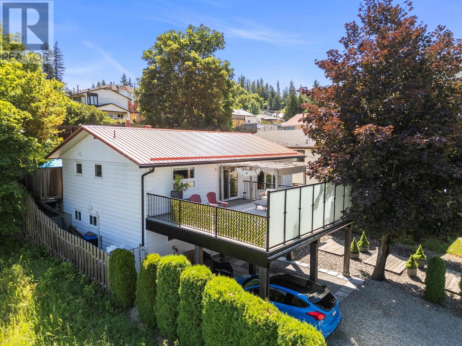Photo de la propriété: 230 6 Street Southeast BC V1E 4E8