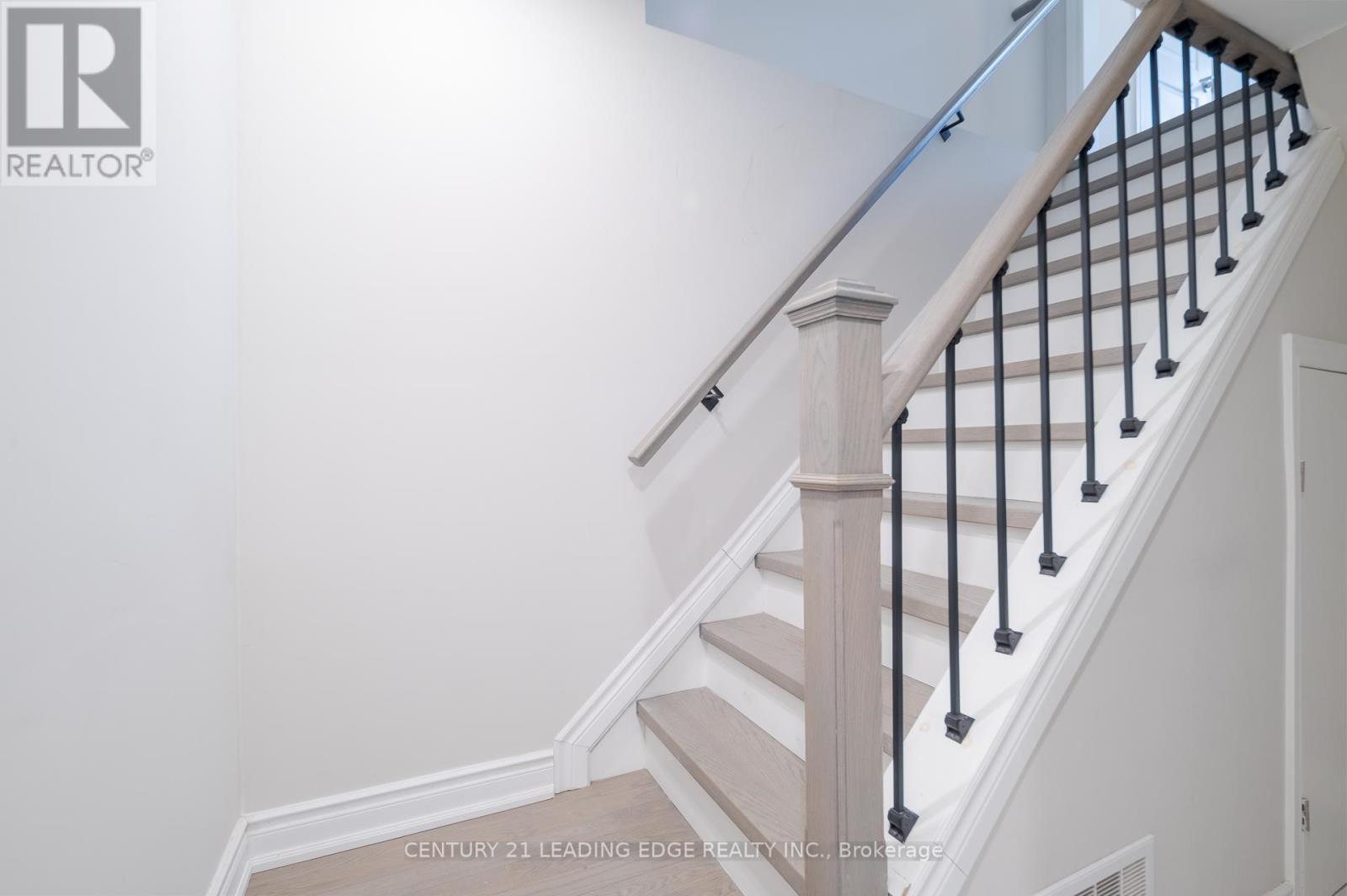 Property Photo: 314 Grove Street East Lower ON L4M 5J3