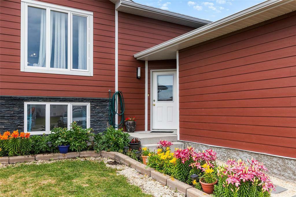 Property Photo: 9 Crescentwood Drive MB R5G 2P9