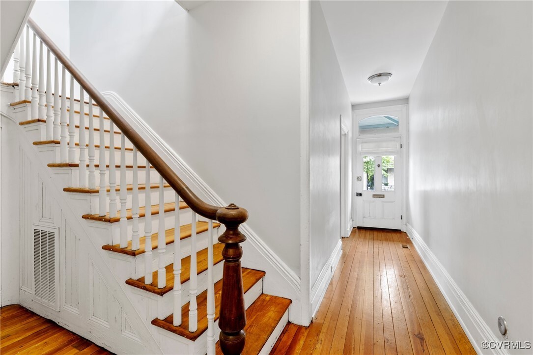 Property Photo:  2502 E Grace Street  VA 23223 