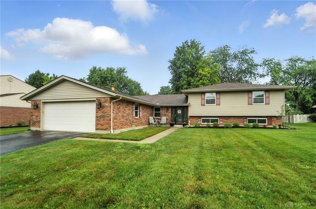 Property Photo: 1169 Kentshire Drive OH 45459