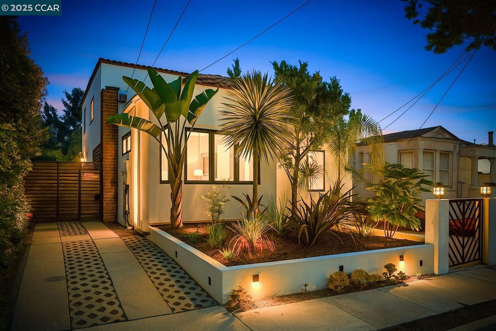 Property Photo:  627 59th St  CA 94609 