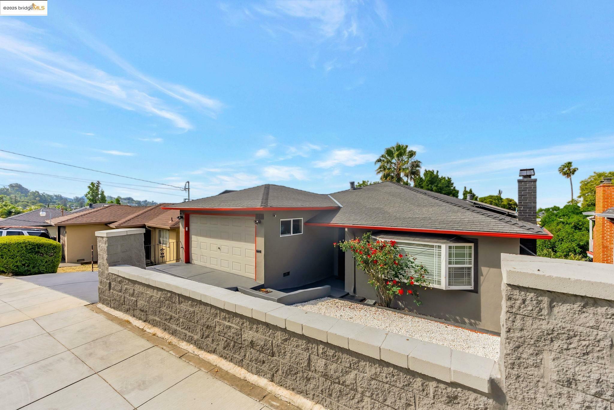 Property Photo: 6941 Outlook Ave CA 94605
