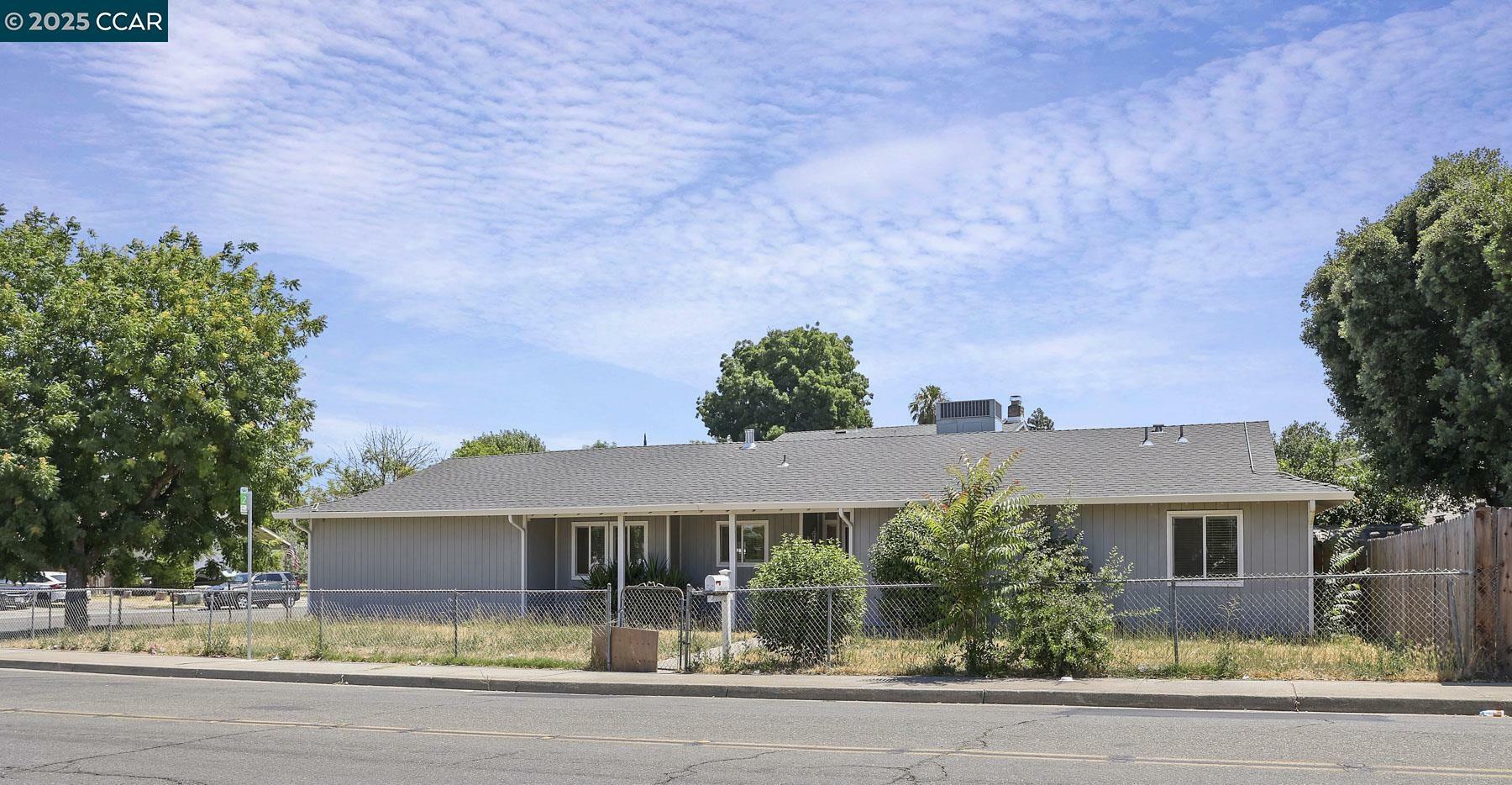 Property Photo: 7086 Plymouth Rd CA 95207