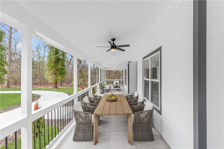 Property Photo:  76 E Oak Street  GA 30251 