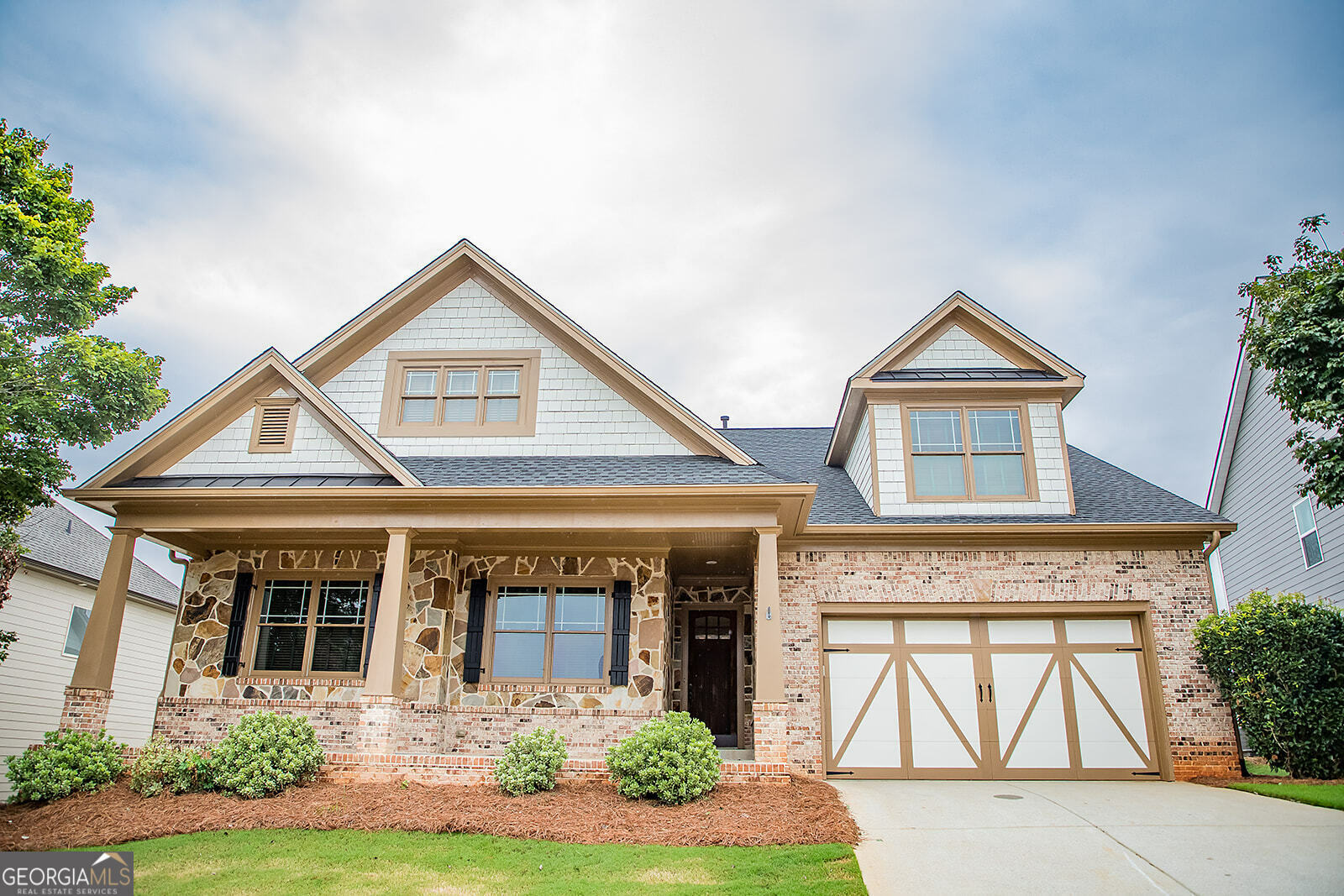 Property Photo: 1211 Hawthorne Circle GA 30650