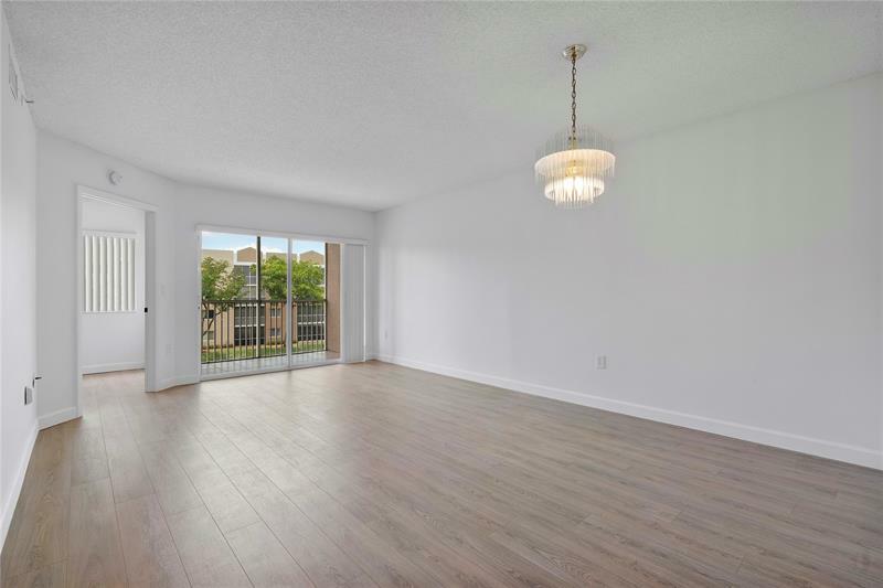 Property Photo: 9537 Weldon Cir I309 FL 33321