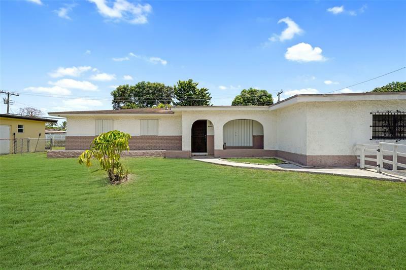 Property Photo: 4260 NW 173rd Dr FL 33055
