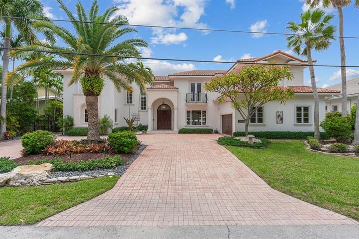 Property Photo: 2890 NE 27th St FL 33306