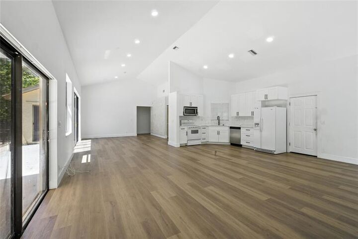 Property Photo: 5172 NW 53rd Ave FL 33073