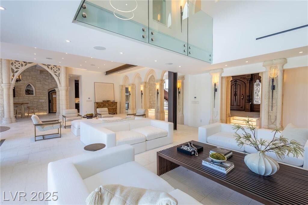 Property Photo: 2928 Coast Line Court NV 89117