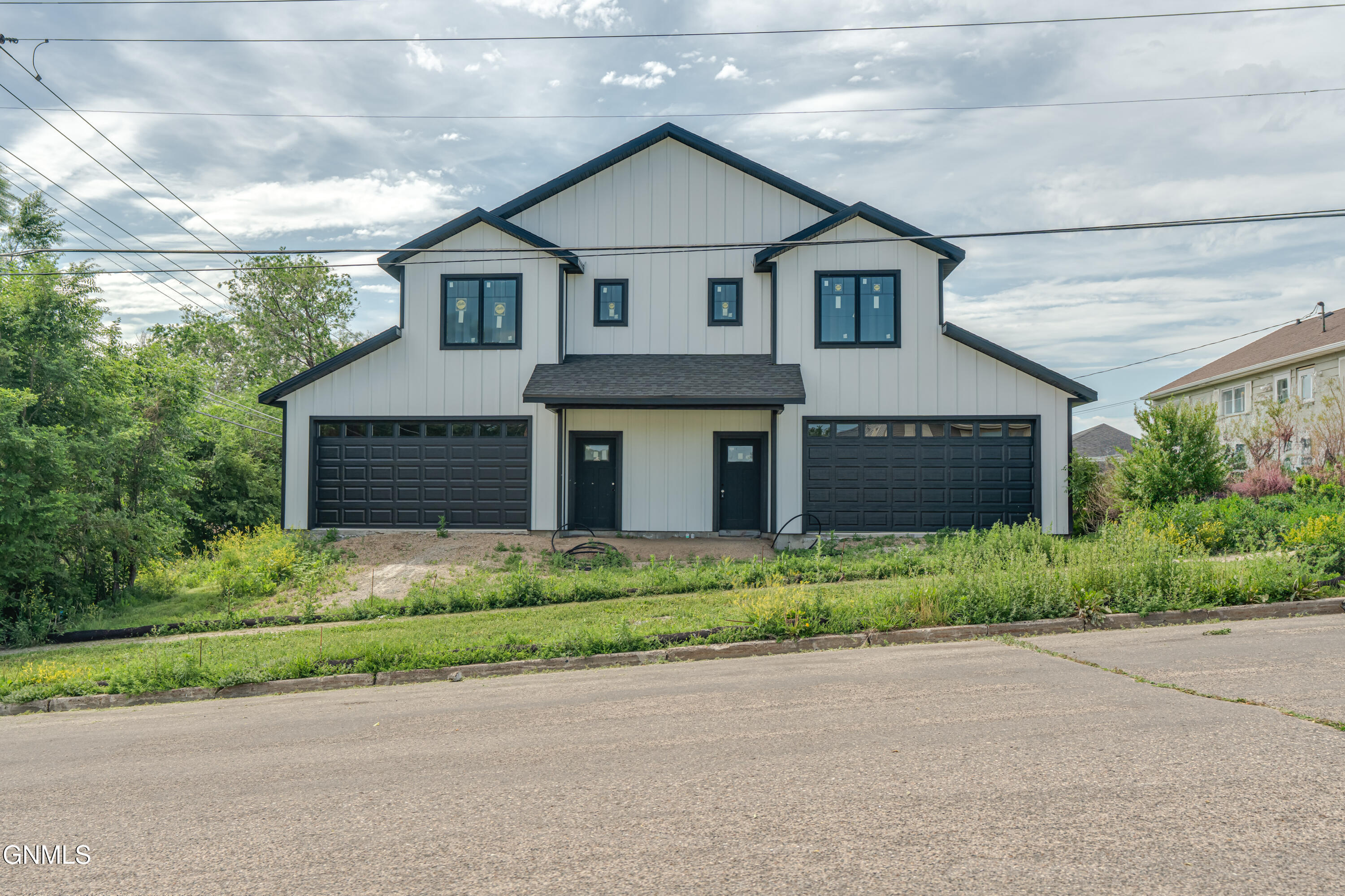 1409 E Ave E  Bismarck ND 58501 photo