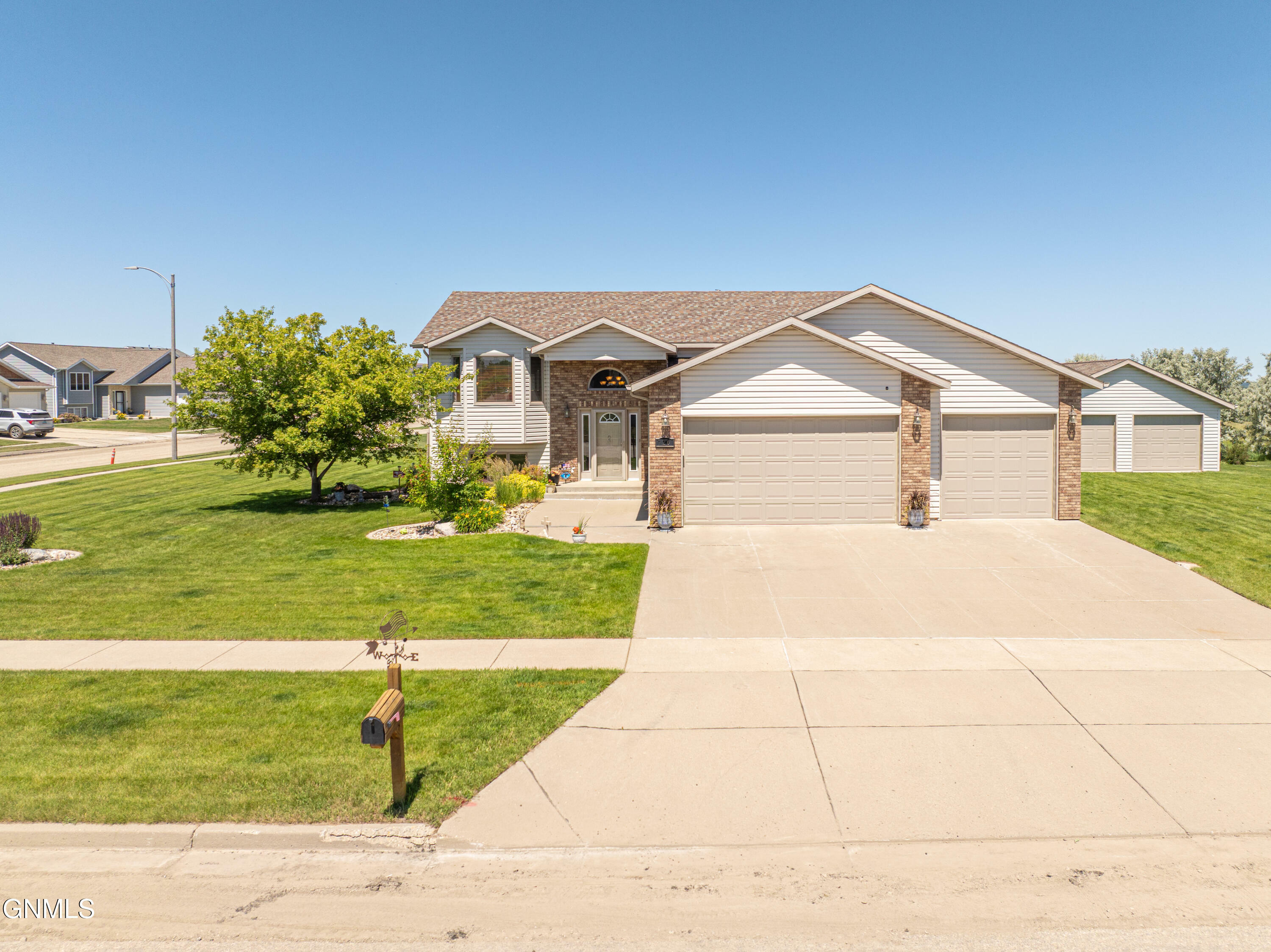 726 Medora Avenue  Bismarck ND 58503 photo
