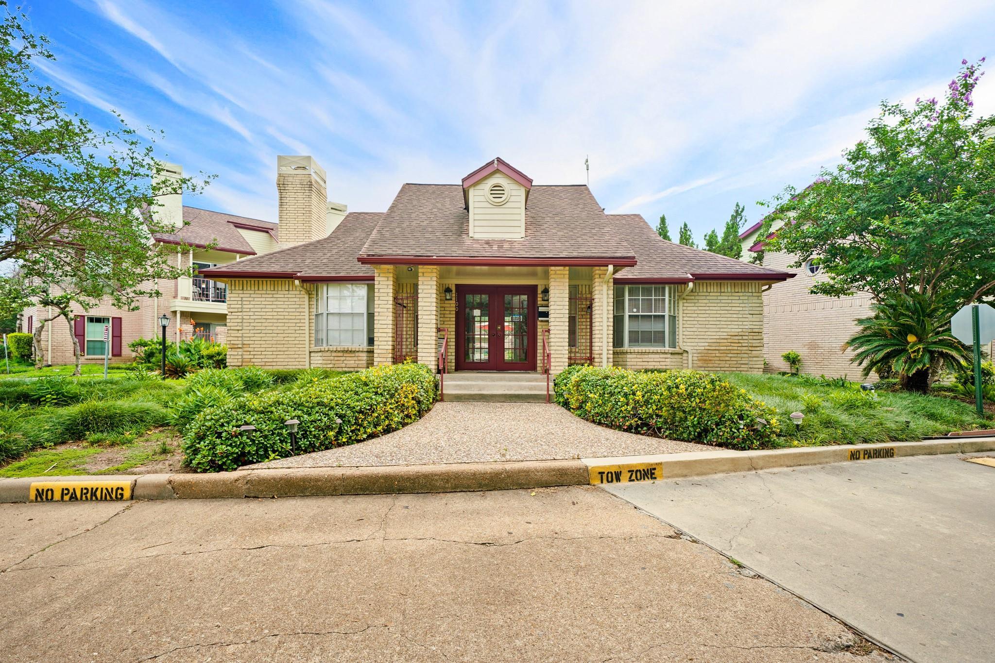 Property Photo: 2120 El Paseo Street 1403 TX 77054