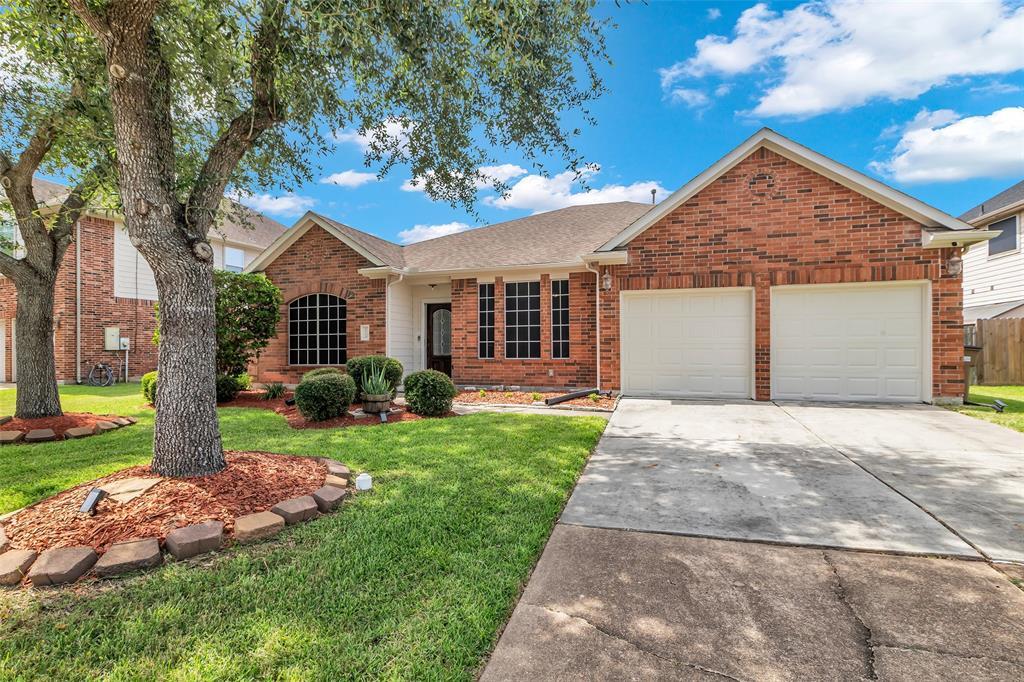 Property Photo: 1753 Silver Bend Drive TX 77539