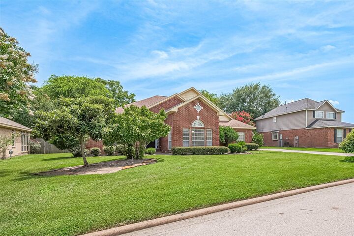 Property Photo:  5165 Greenwater Drive  TX 77318 