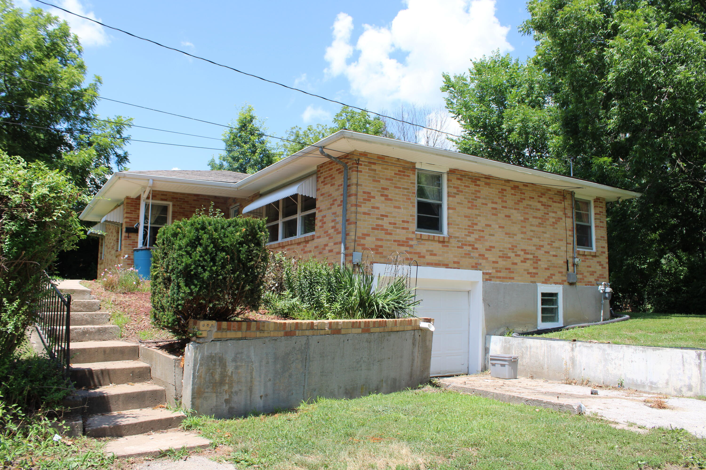 Property Photo:  9 Hawthorn Street  MO 65251 