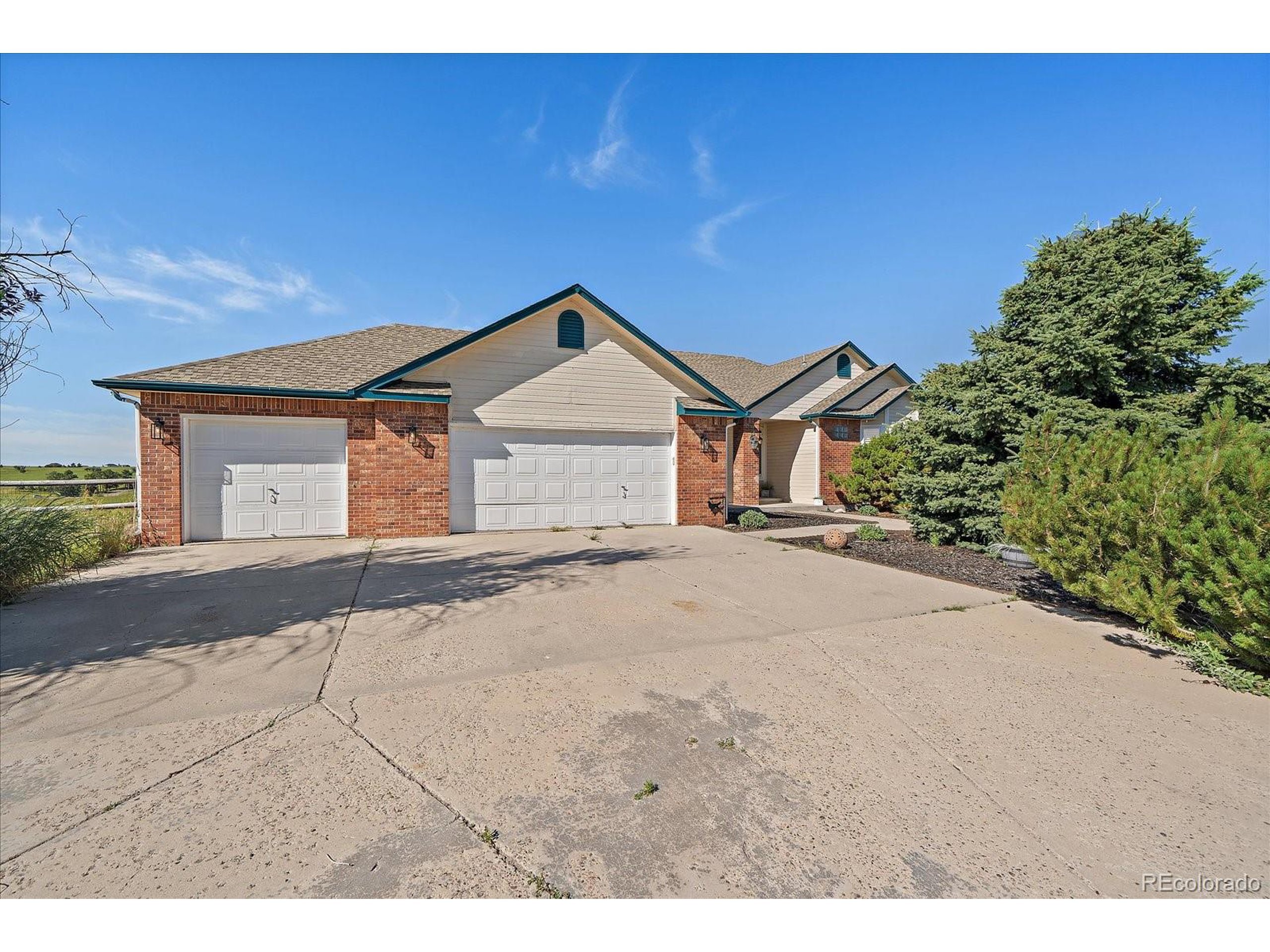 Property Photo: 1248 Rawhide Cir CO 80107