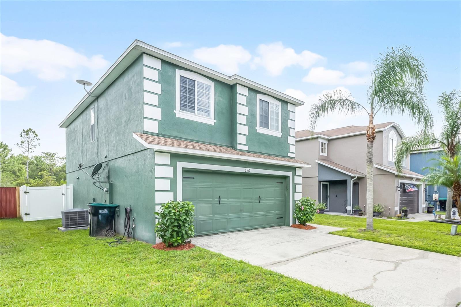 Property Photo: 2109 Stone Abbey Boulevard FL 32828