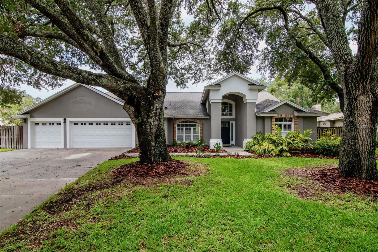 18004 Clear Lake Drive  Lutz FL 33548 photo