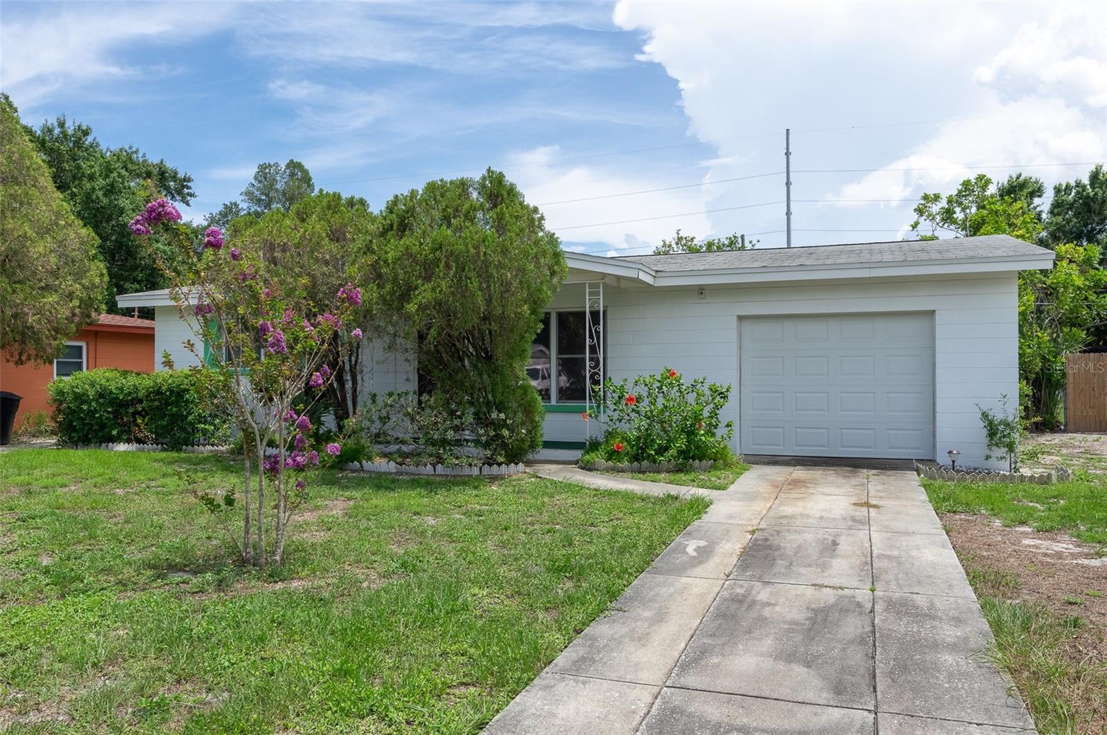 Property Photo: 760 72nd Avenue N FL 33702