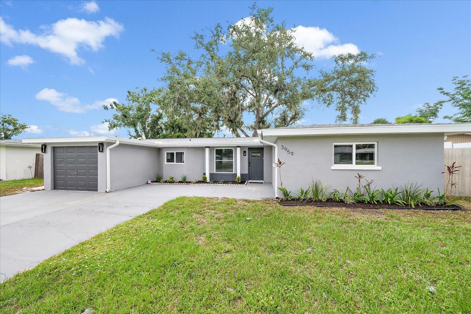Property Photo: 3959 Coleridge Place FL 34241