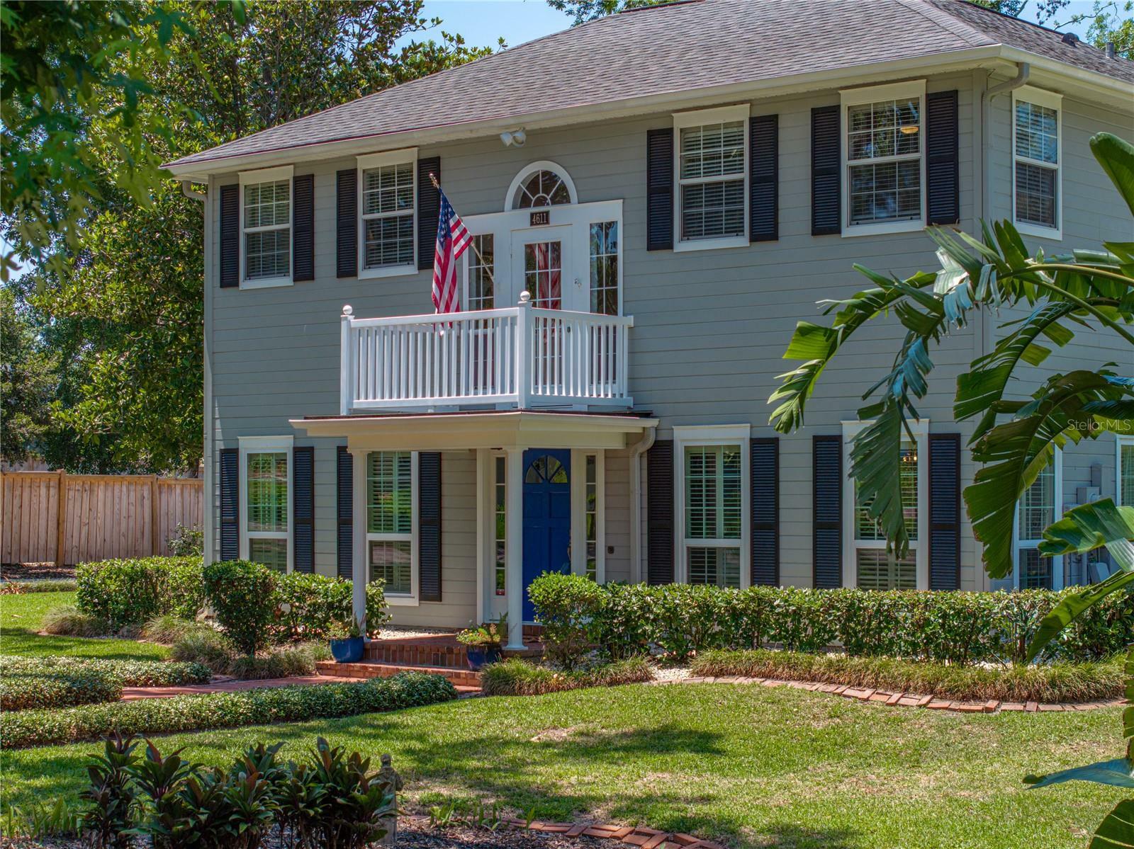 Property Photo: 4611 Ackerly Way FL 33511