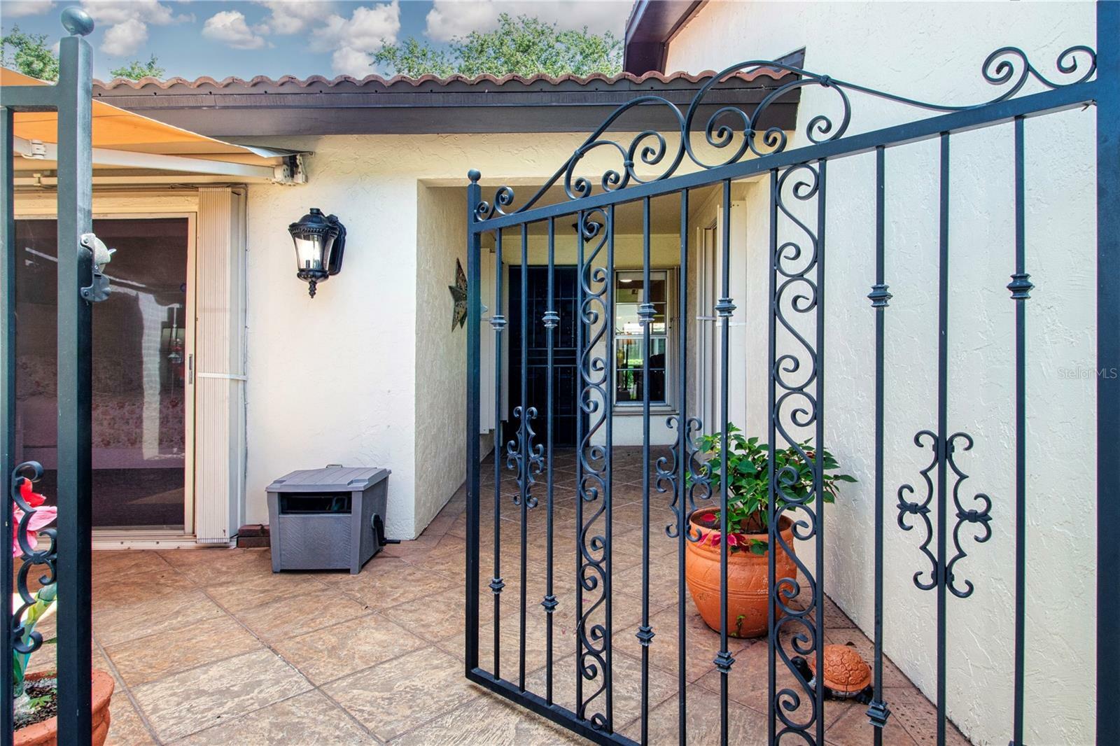 Property Photo: 3615 Puerta Court 8516 FL 34232