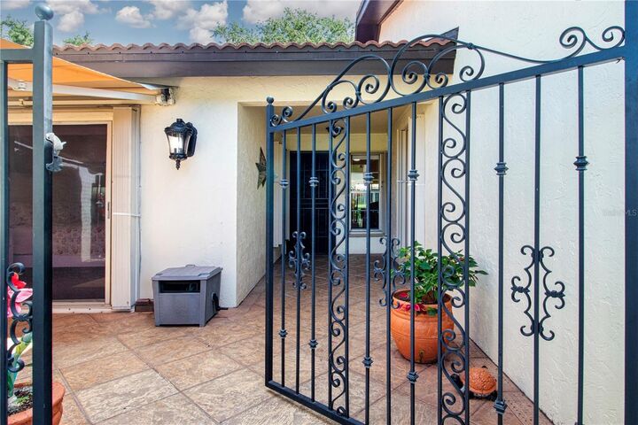 Property Photo:  3615 Puerta Court 8516  FL 34232 