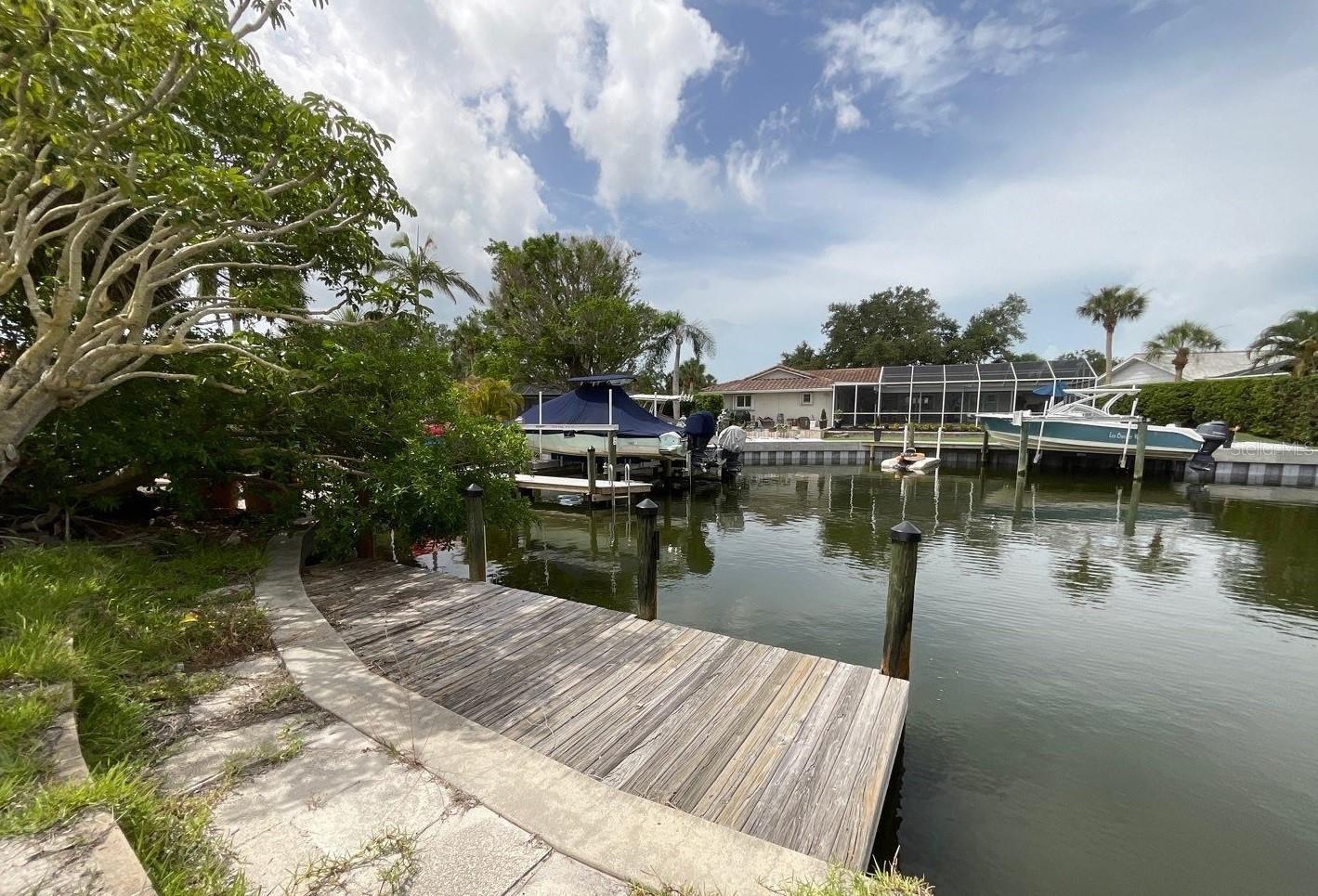 Property Photo: 568 Venice Lane FL 34242