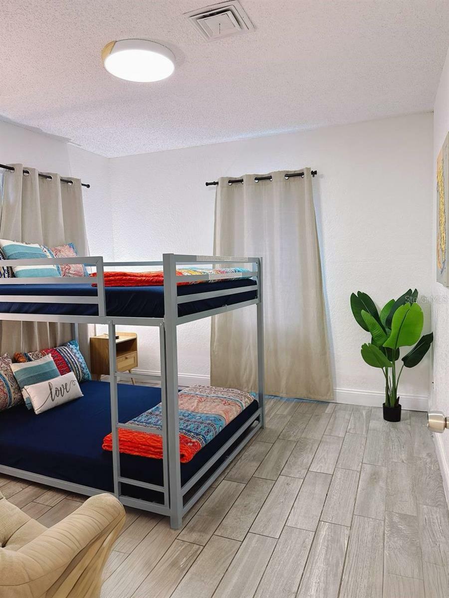 Property Photo: 341 Avenue L NE FL 33881