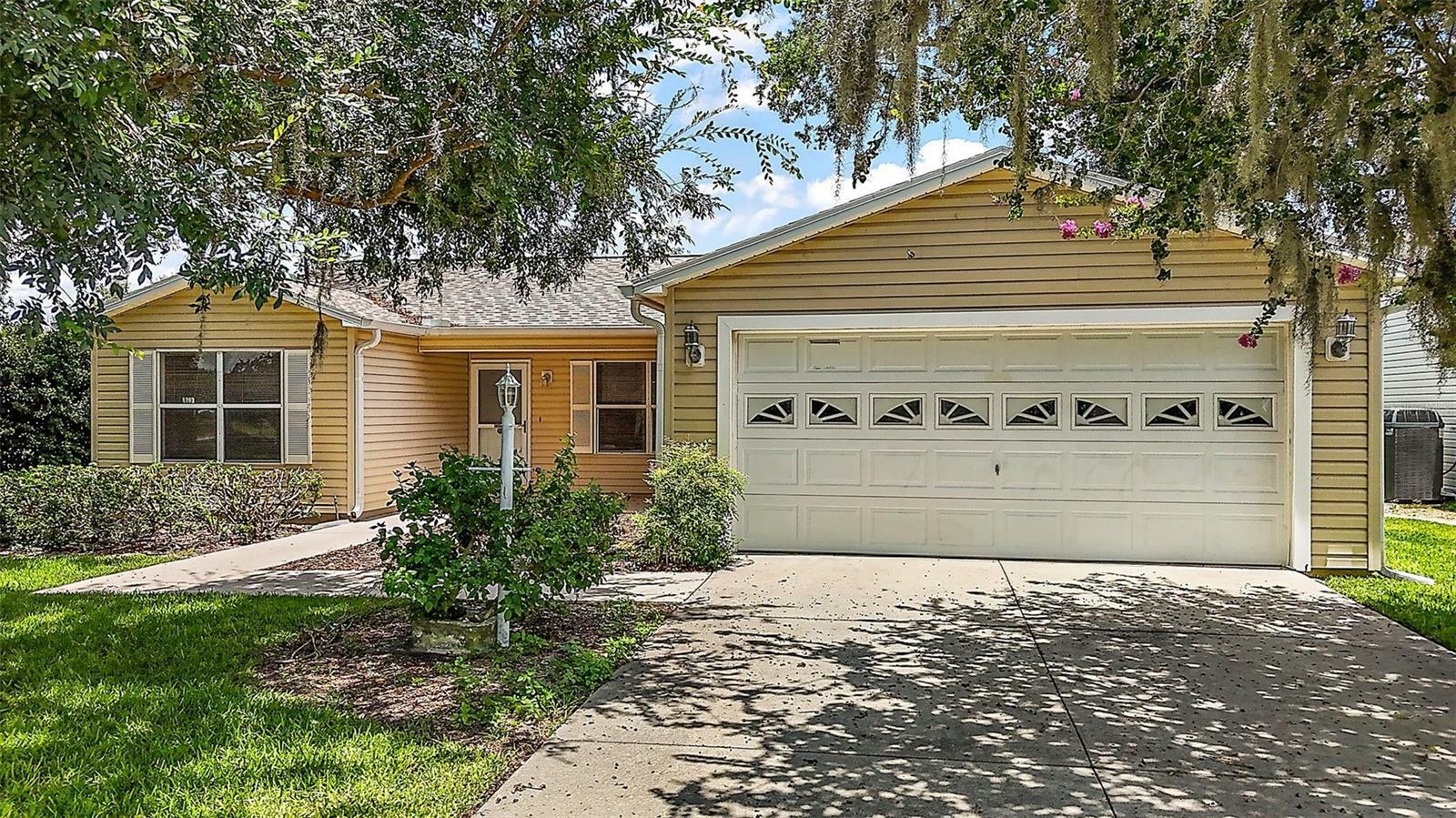 Property Photo: 3393 Woodridge Drive FL 32162