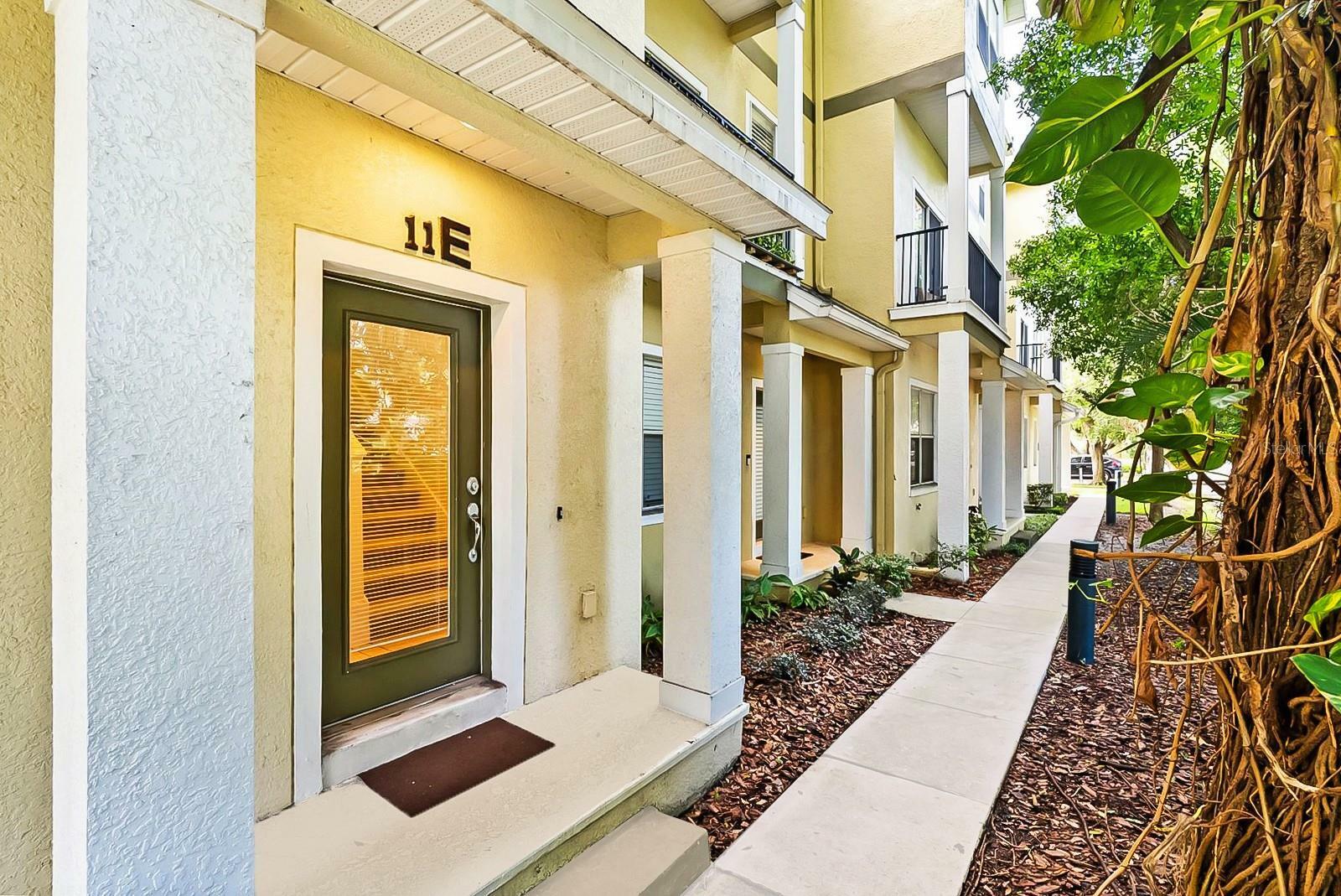 Property Photo: 11 W Harding Street E FL 32806