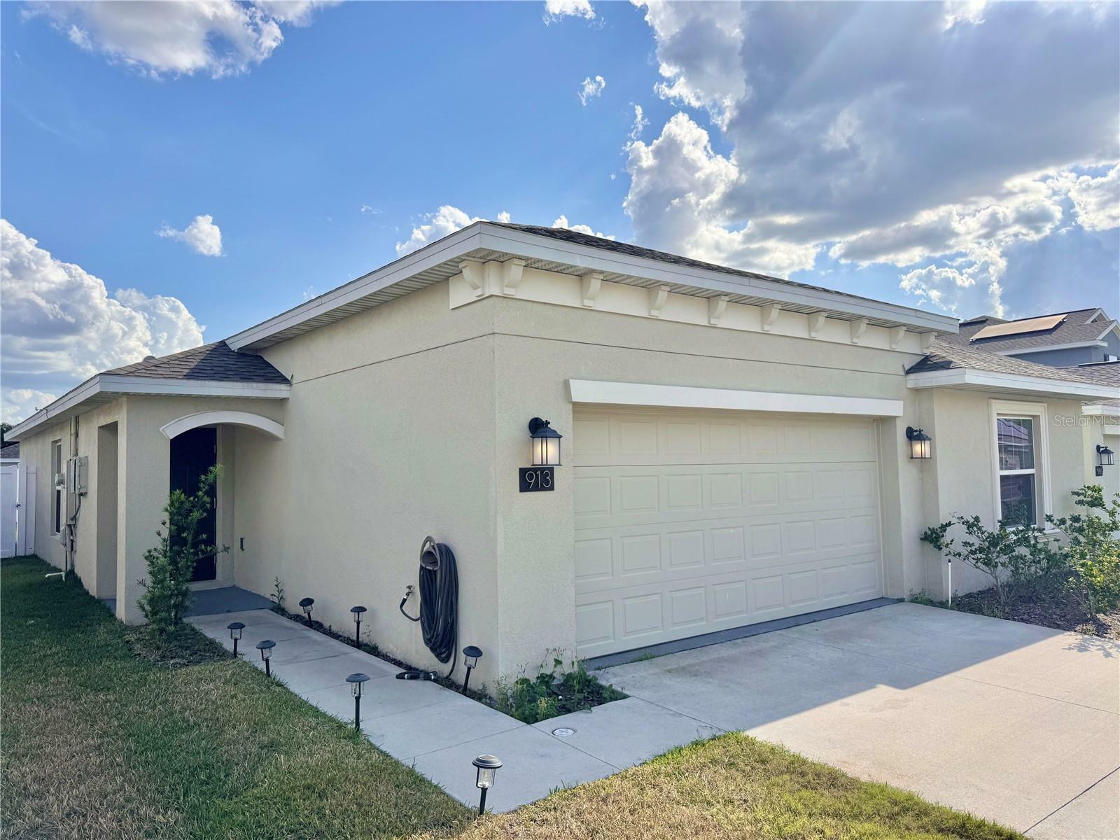 Property Photo: 913 Washington Street FL 33830