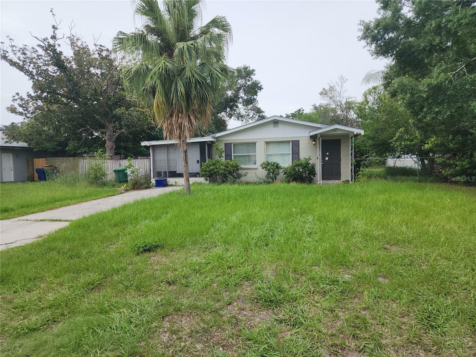 Property Photo: 1711 E Poinsettia Avenue FL 33612