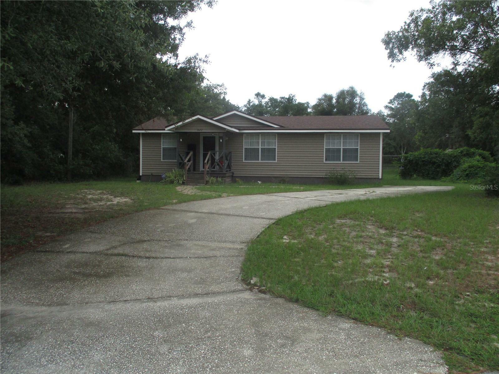 Property Photo: 2672 Magnolia Circle FL 33898