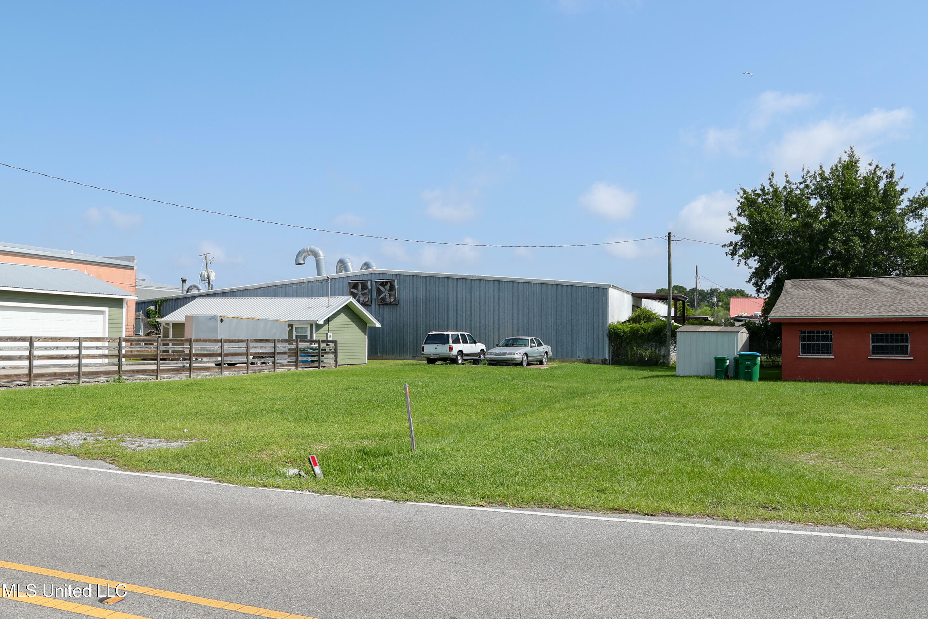 Property Photo: Live Oak Avenue MS 39567