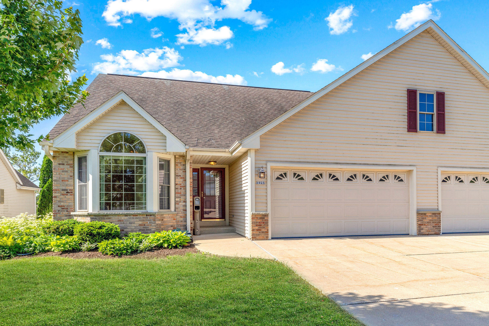 Property Photo: 1923 Cedar St WI 53024