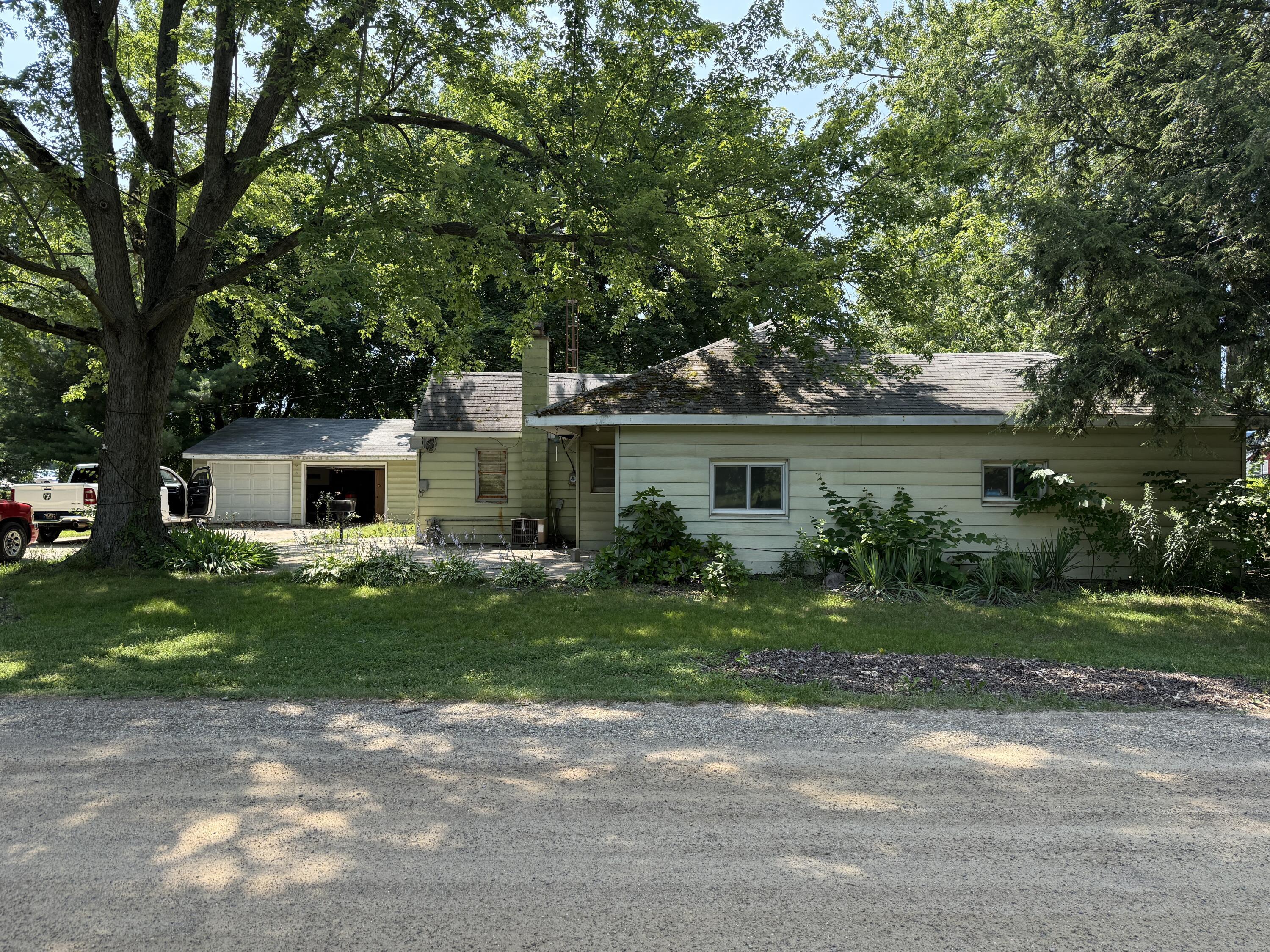 Property Photo: 1116 Mc Kee Street MI 49120