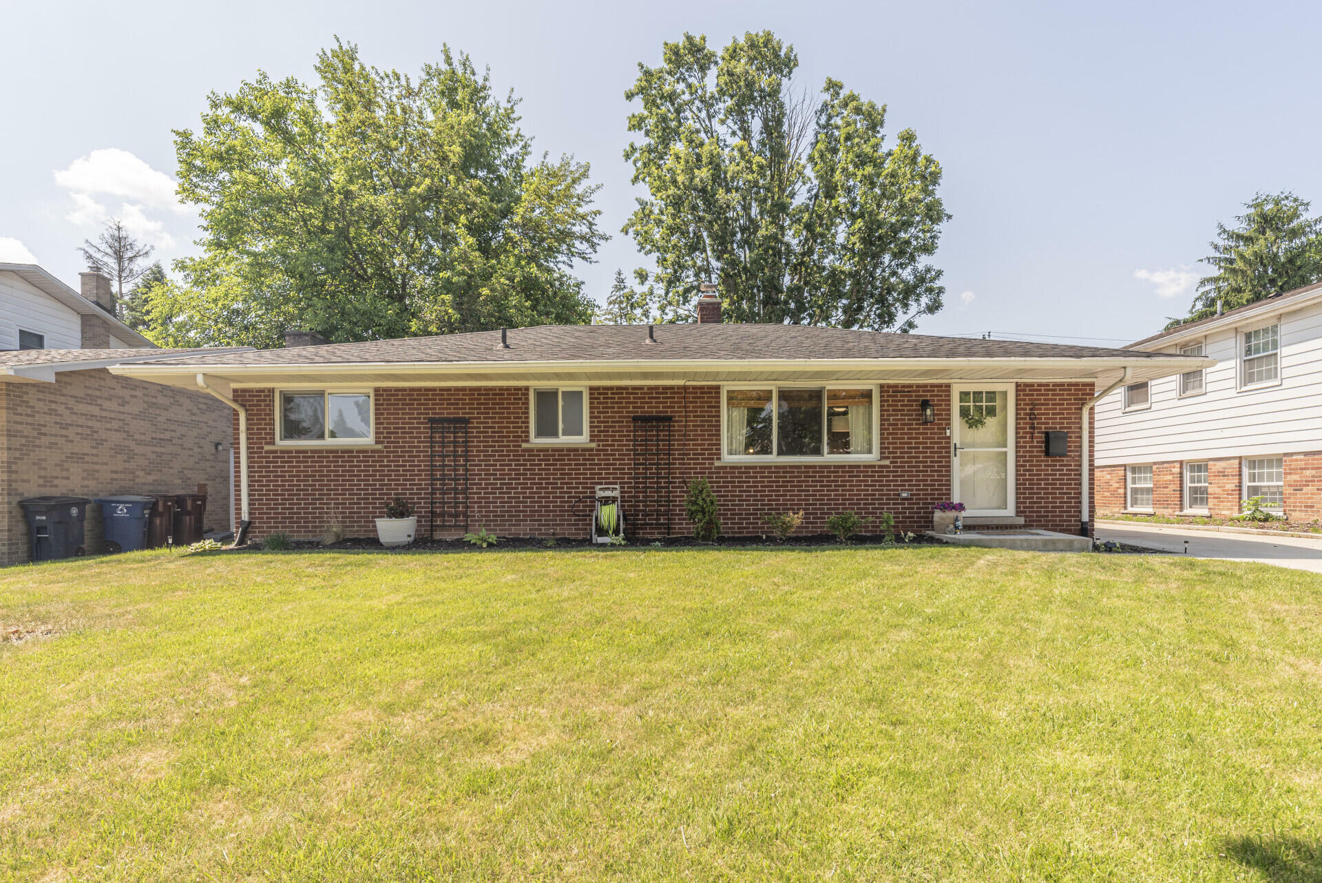 Property Photo: 2041 Norfolk Avenue MI 48103